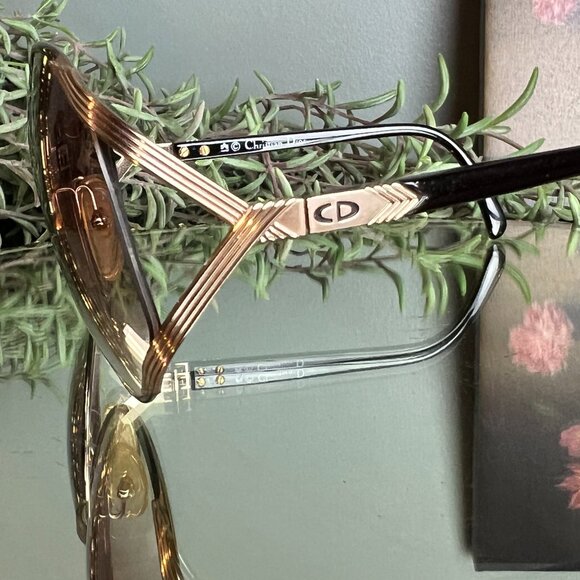 Vintage Christian Dior 2250 Butterfly Sunglasses – Black Enamel & Goldtone main image 11